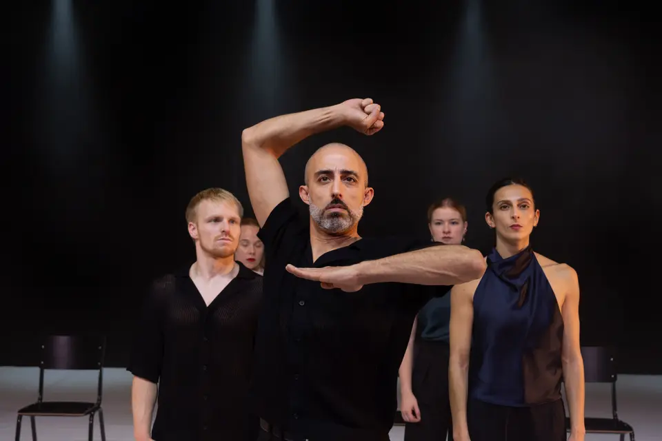 30.MSTT: ANTON LACHKY & ELEONORE VALERE COMPANY “noVLand”