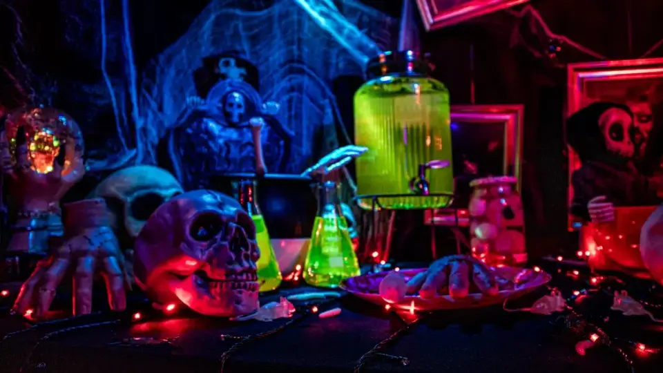 Halloweenowe rejsy przerażająco klimatycznym statkiem "Dolce Vita"