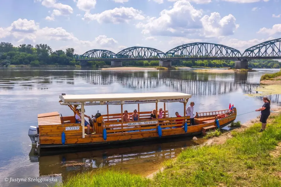 Jesienny rejs po Wiśle łodzią płaskodenną z podwieczorkiem