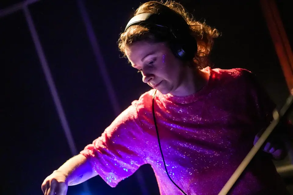 „Podskoki i wykręty na parkiecie” DJ Myszka | 3+