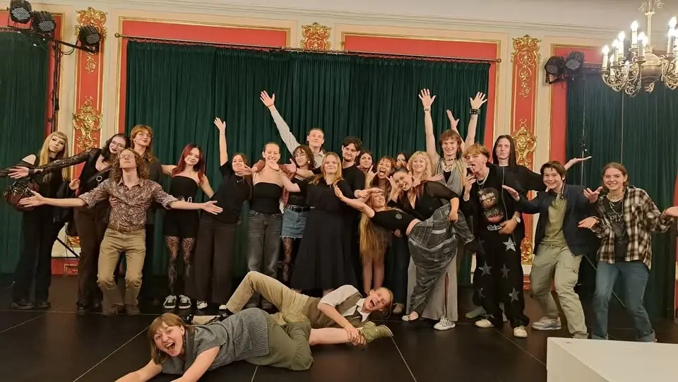 „Wieczorek z poezją grozy” w wykonaniu grupy poetyckiej i aktorów Teatru Uhuru